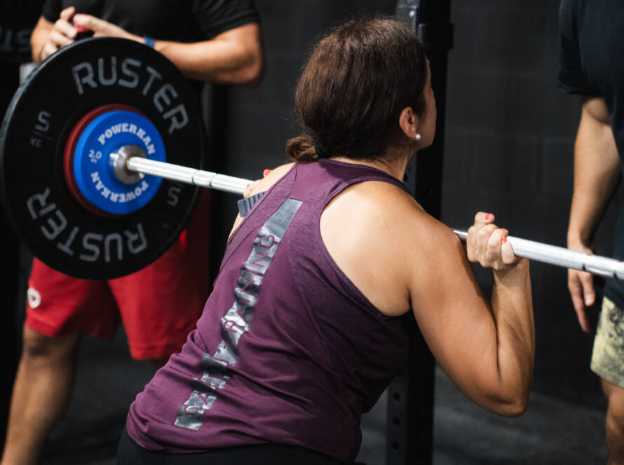 Persona realizando entrenamiento funcional enFitnessCostaBlanca en Alicante